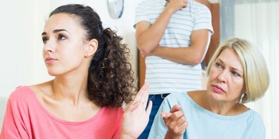 نصائح الحماة سبب للتوتر 