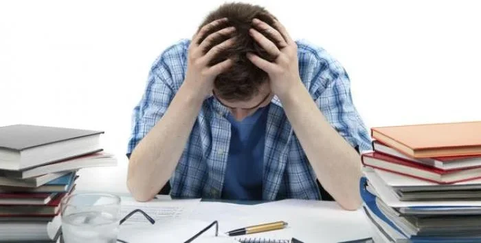 الضغط الدراسي عند الشباب