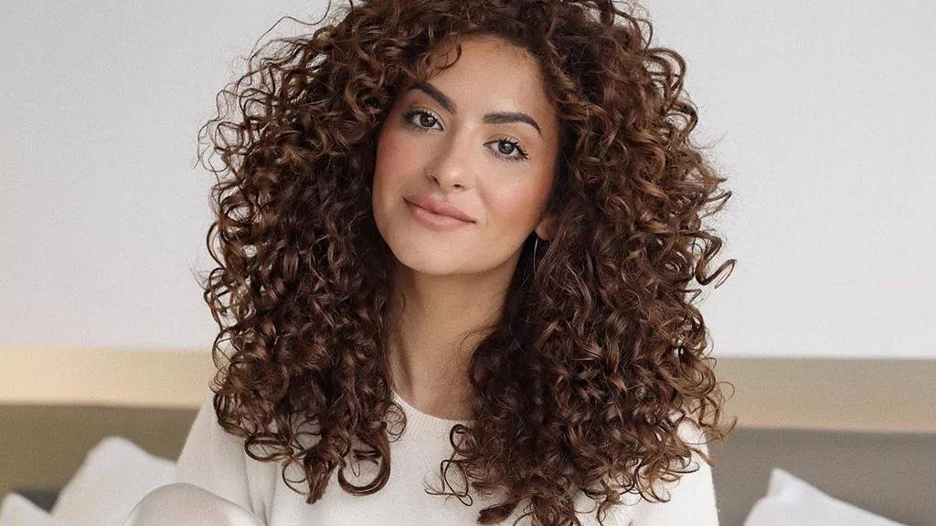 العناية بالشعر الكيرلي 