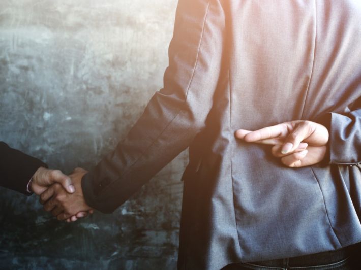 أسباب خيانة الأزواج 