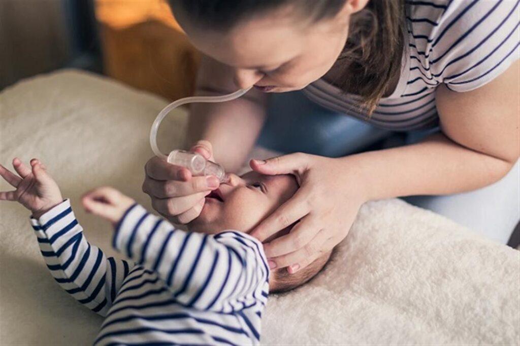خطوات استخدام المحلول الملحي والشفاط